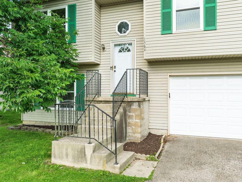 1564 Hansen Avenue, Columbus, OH 43224 Photo 2