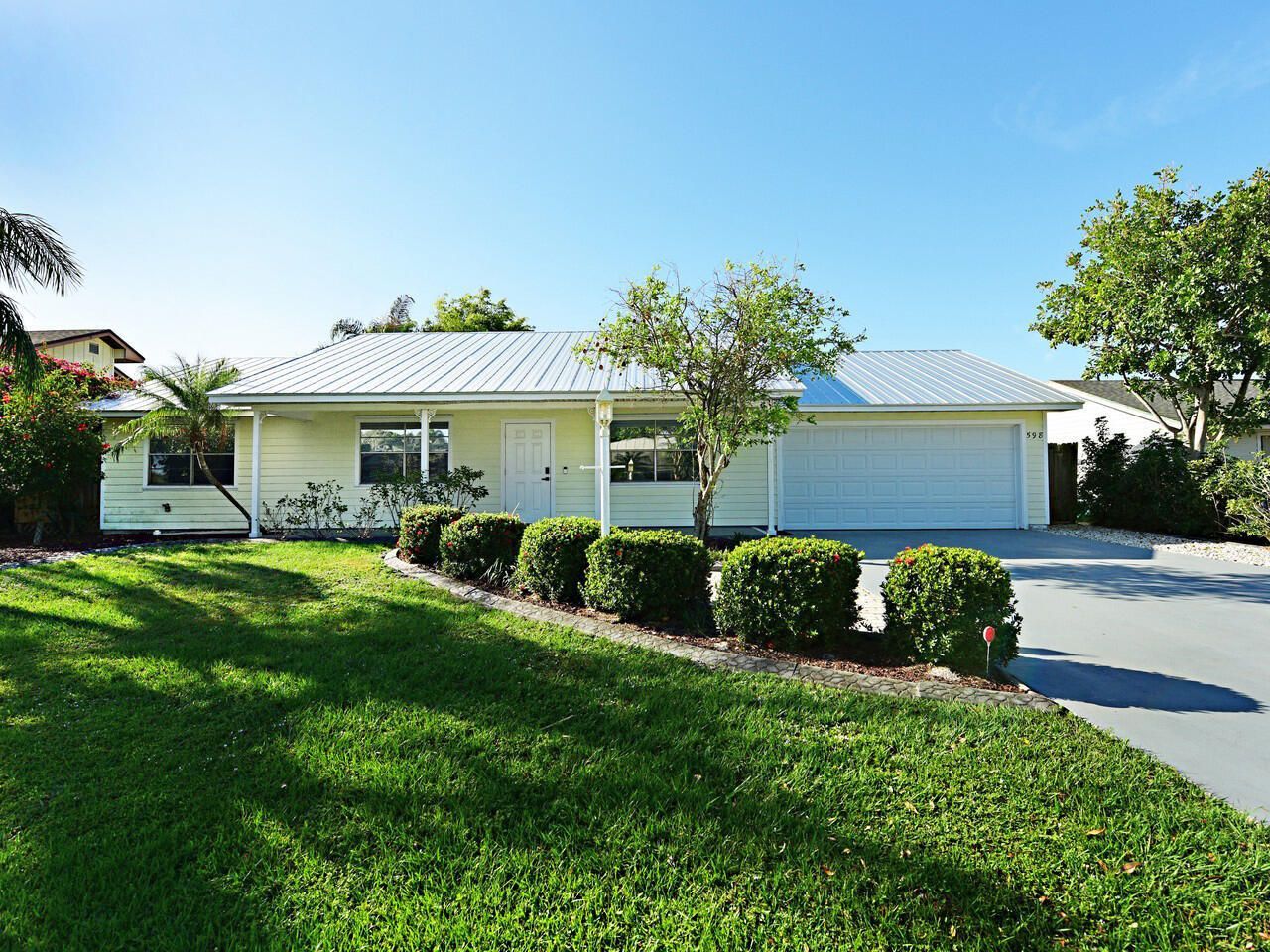 598 NE Maranta Terrado, Jensen Beach, FL 34957 Photo