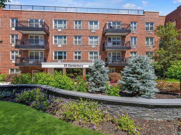 25 Canterbury Road , Unit 1F, Great Neck, NY 11021
