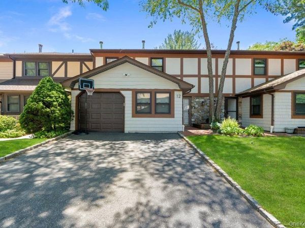 12 Cold Harbour Lane, Woodbury, NY 11797