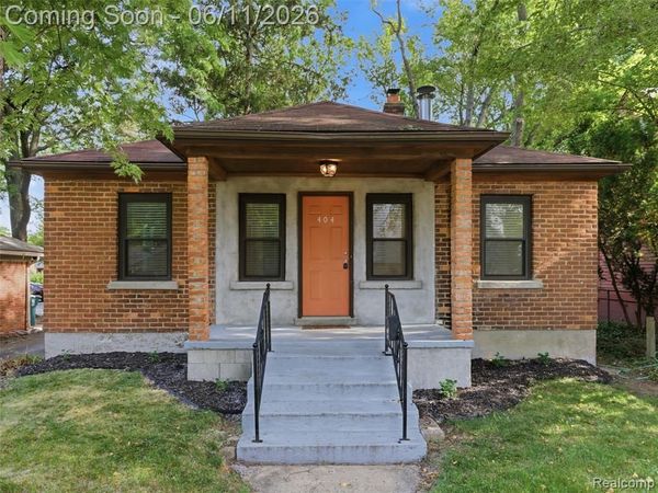 404 La Plaza Court, Royal Oak, MI 48073