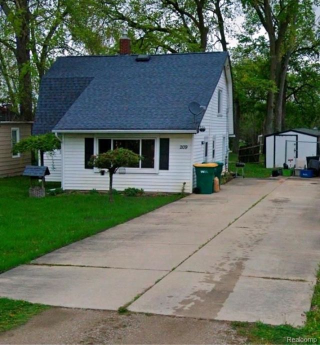 209 Park Street, Gaines Township, MI 48436 Main Photo
