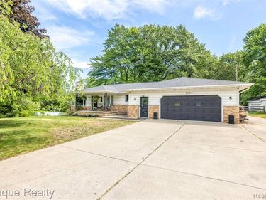3750 Parker Road , Fort Gratiot Twp, MI 48059