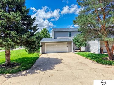 5600 Fairacre Court, Lincoln, NE 68506