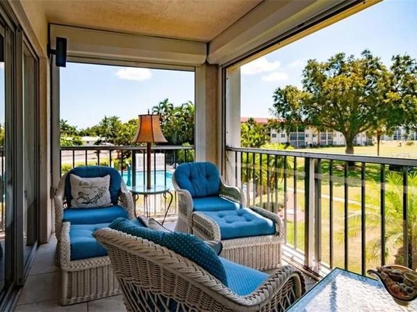 5 High Point CIR W, Unit 206, NAPLES, FL 34103