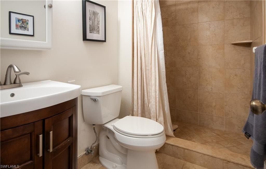 5 High Point Cir W, Unit 206, Naples, FL 34103 Photo