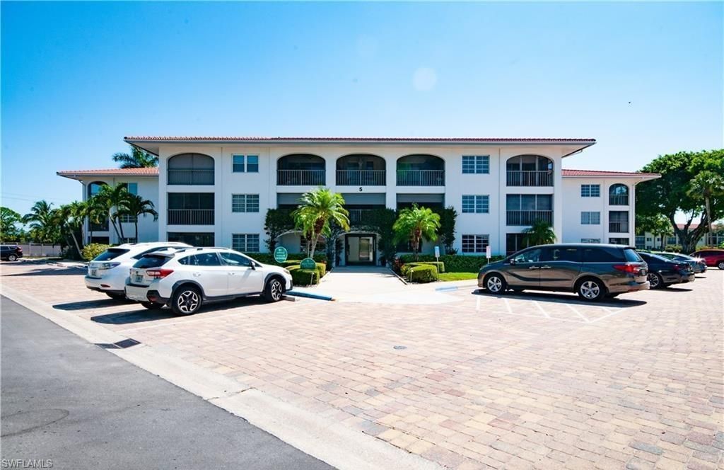 5 High Point Cir W, Unit 206, Naples, FL 34103 Photo