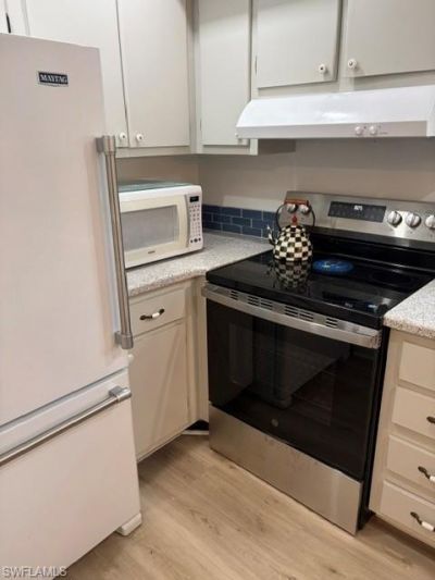 5 High Point Cir W, Unit 206, Naples, FL 34103 Photo