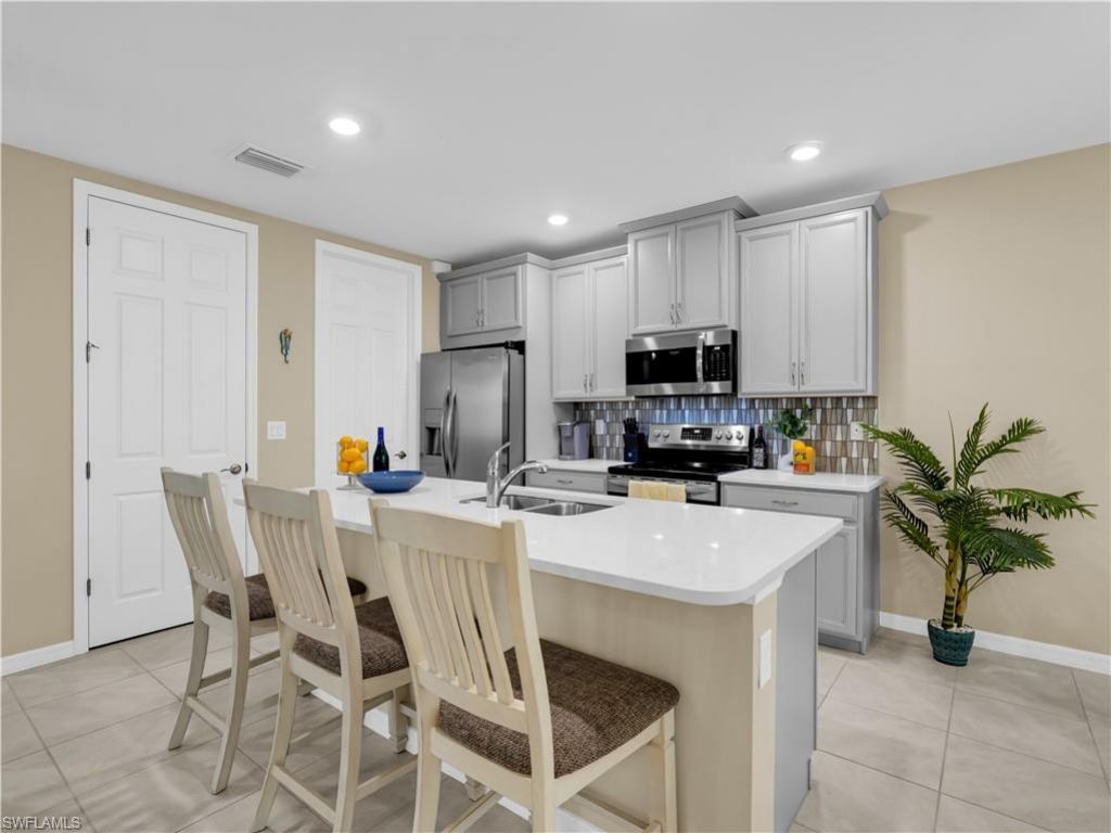 14695 Edgewater Cir , Naples, FL 34114 Photo