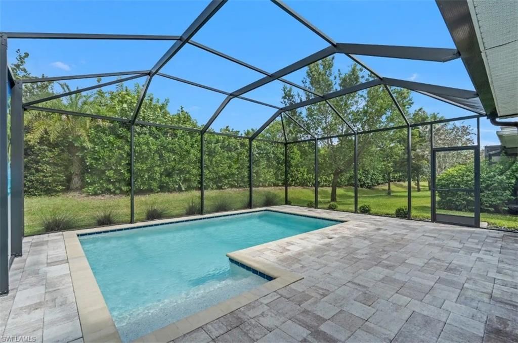14695 Edgewater Cir, Naples, FL 34114 Photo