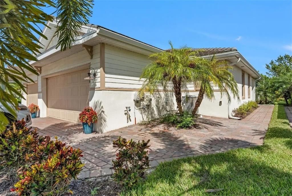 14695 Edgewater Cir, Naples, FL 34114 Photo