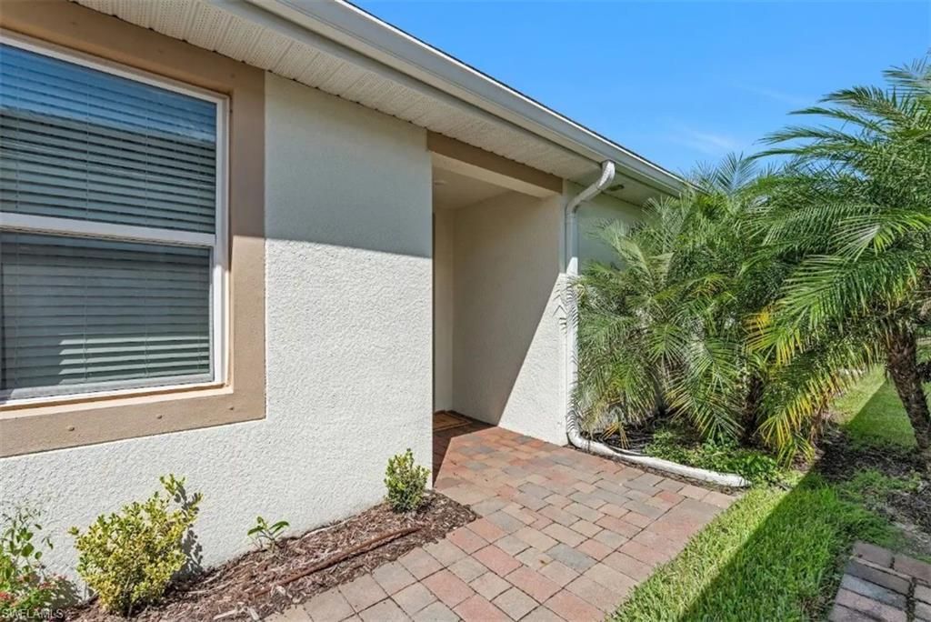 14695 Edgewater Cir, Naples, FL 34114 Photo