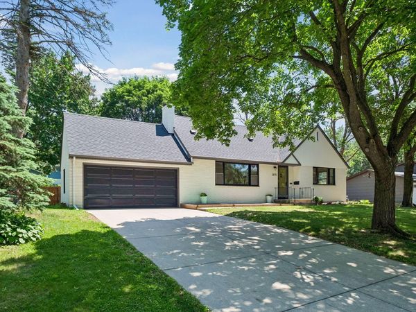 2670 Regent Avenue N, Golden Valley, MN 55422