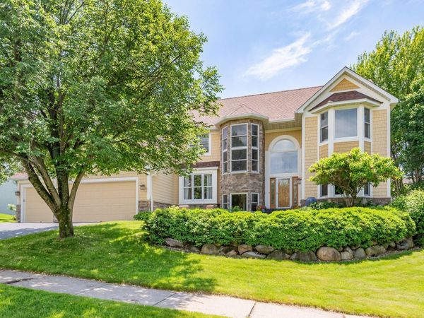 10051 Gristmill Ridge, Eden Prairie, MN 55347