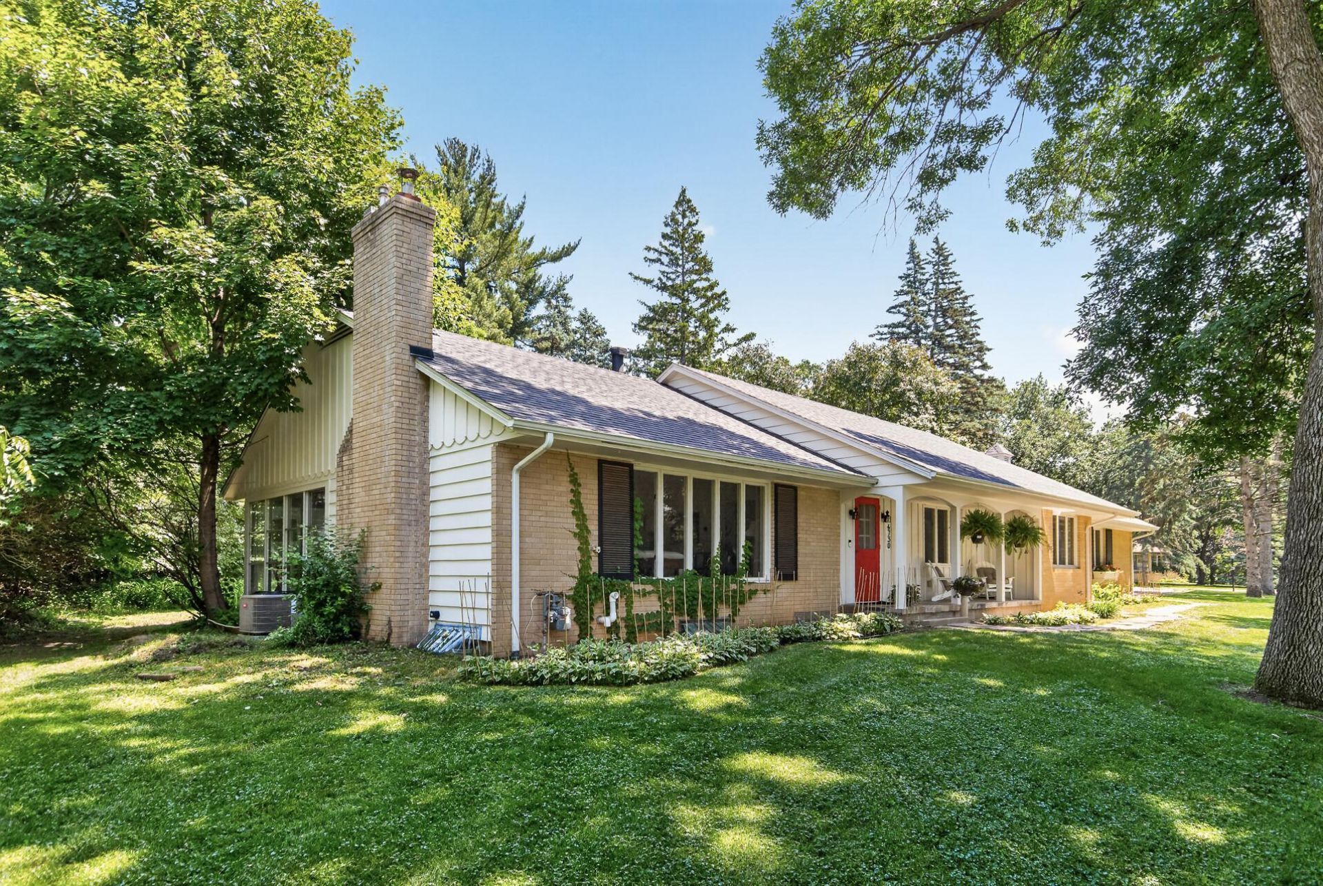 4730 Fairhills Road E, Minnetonka, MN 55345