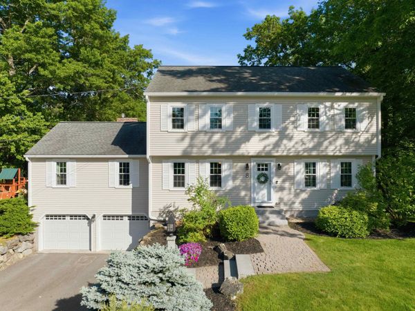 8 Bennington Road, Nashua, NH 03064