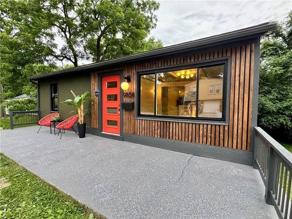 9808 E 22nd Street, Independence, MO 64052