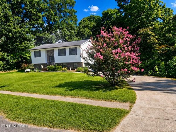 161 Hilltop Lane, Norris, TN 37828
