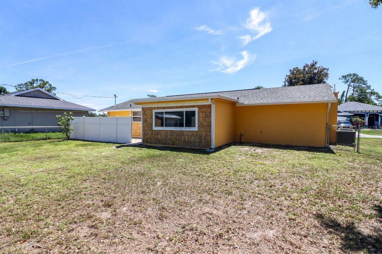 582 Ridgewood Street Nw, Port Charlotte, FL 33952 Photo