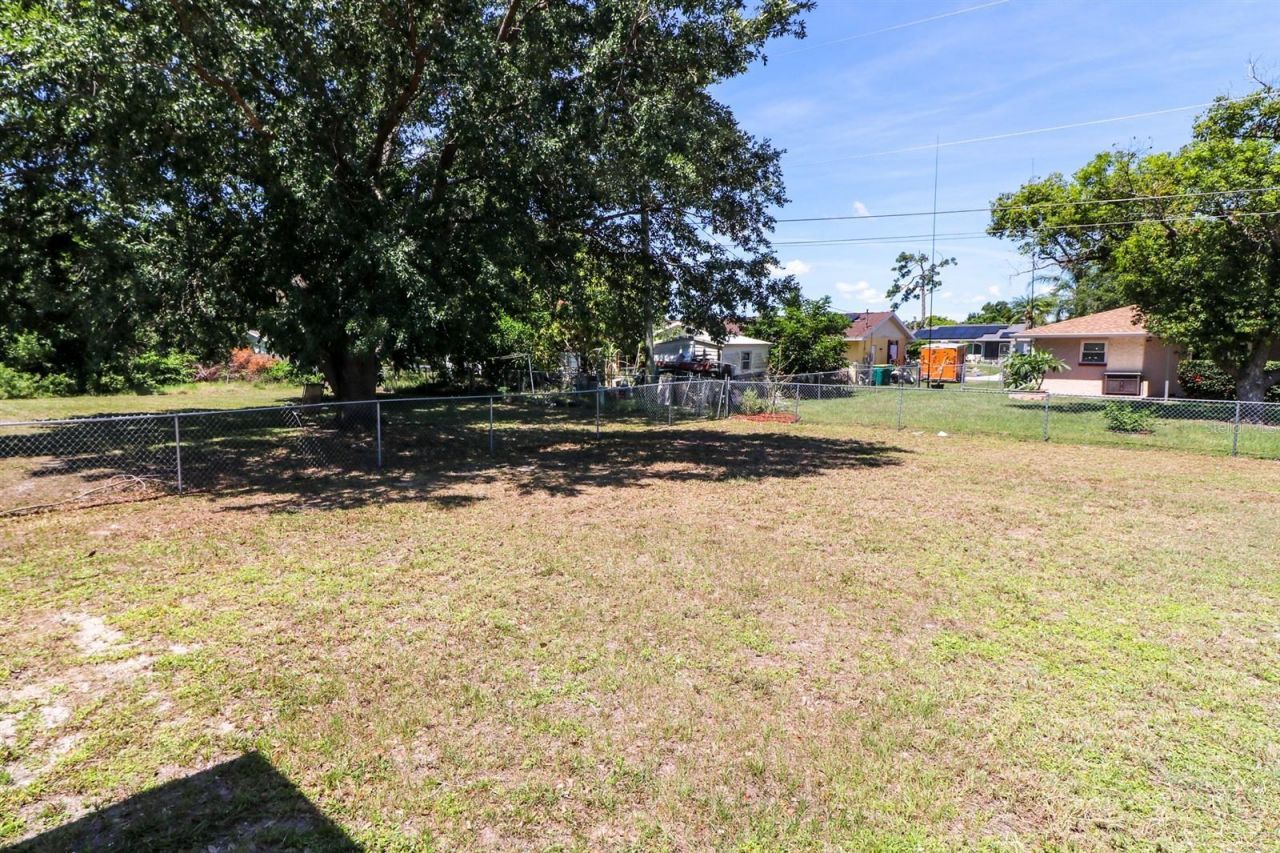 582 Ridgewood Street Nw, Port Charlotte, FL 33952 Photo