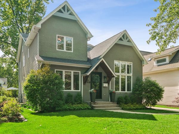 716 Highland Avenue , Barrington, IL 60010