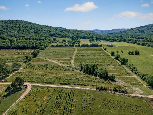 1 Hills Creek Rd, McMinnville, TN 37110