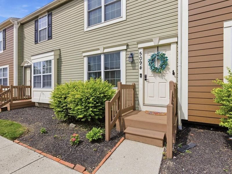 5094 Stoneybrook Boulevard, Unit 1D, Hilliard, OH 43026 Photo 1