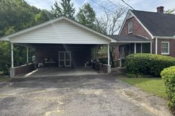 590 Highland Street photo 4