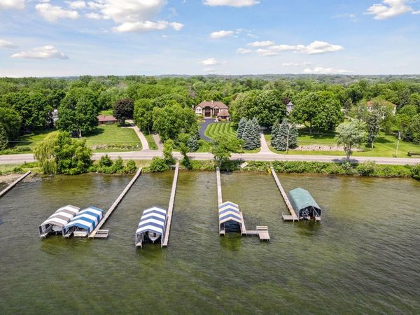 1910 Shoreline Drive, Wayzata, MN 55391