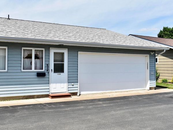 1328B Mcnally Drive , Winona, MN 55987