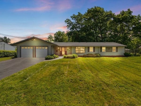 27 Nadine Rd, Brockton, MA 02302