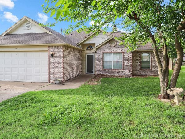 1115 W Beech Street , Skiatook, OK 74070