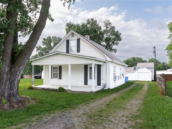 110 E 3rd Street, Tonganoxie, KS 66086