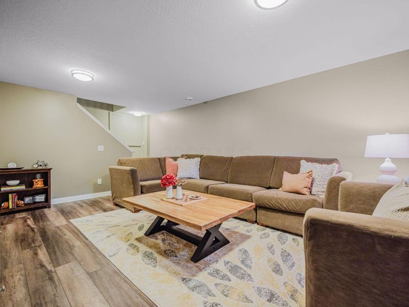 3955 Kensingwood Drive, Columbus, OH 43230 Photo 24