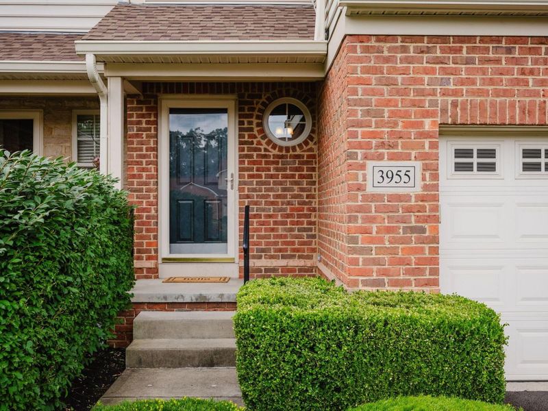 3955 Kensingwood Drive, Columbus, OH 43230 Photo 3