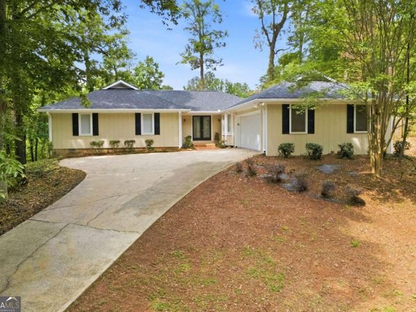495 Knoll Woods Drive, Roswell, GA 30075