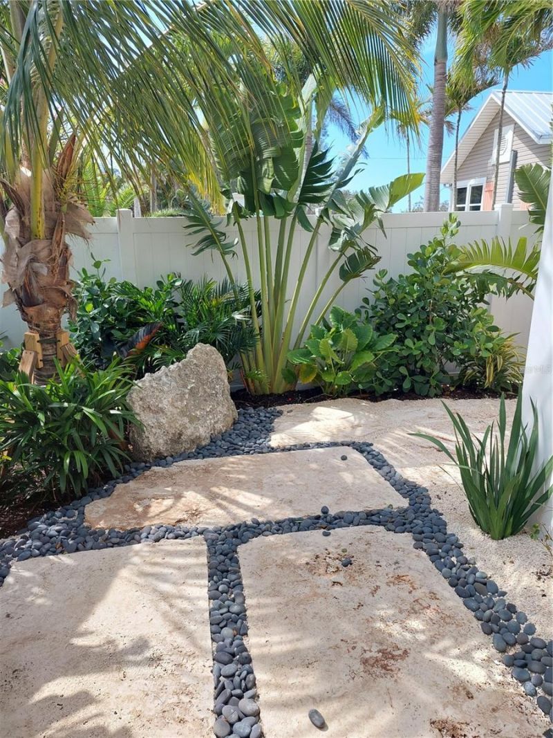 106 11th Street S, Bradenton Beach, FL 34217 Photo