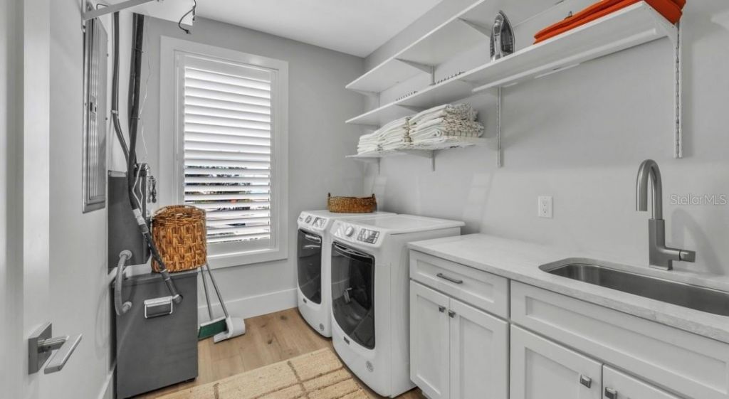 106 11th Street S, Bradenton Beach, FL 34217 Photo