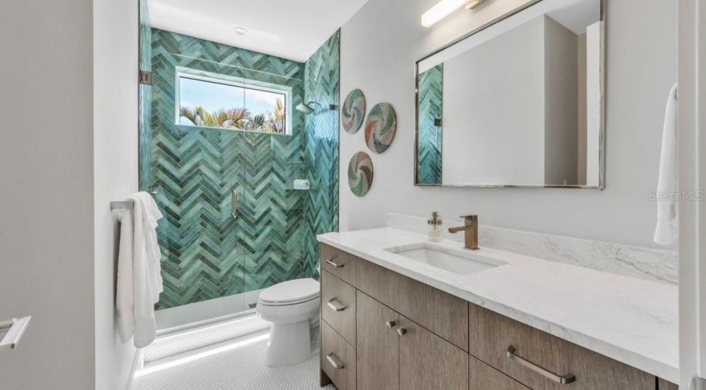 106 11th Street S, Bradenton Beach, FL 34217 Photo