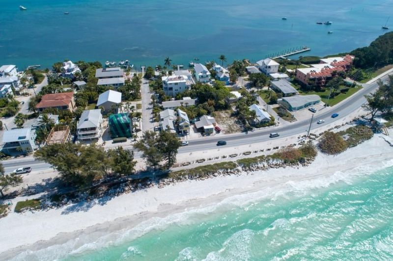 106 11th Street S, Bradenton Beach, FL 34217 Photo