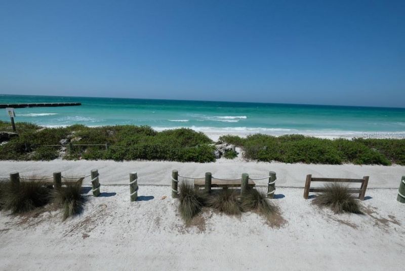 106 11th Street S, Bradenton Beach, FL 34217 Photo
