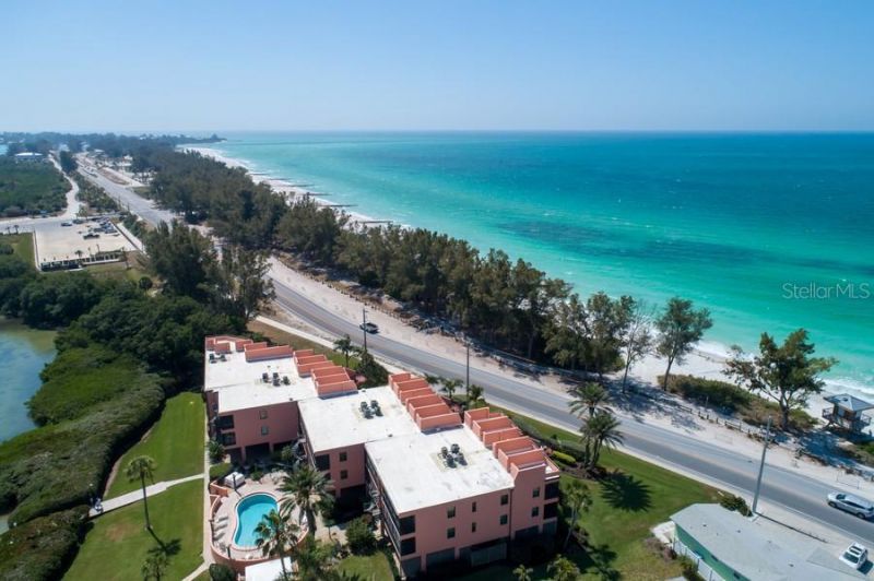 106 11th Street S, Bradenton Beach, FL 34217 Photo
