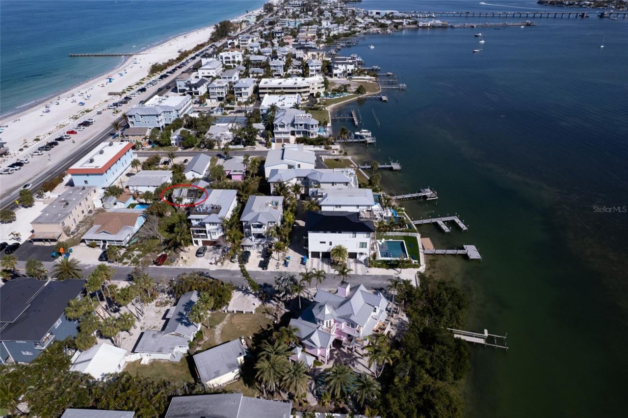 106 11th Street S, Bradenton Beach, FL 34217 Photo