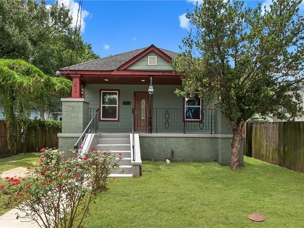 2654 CLOVER Street , New Orleans, LA 70122