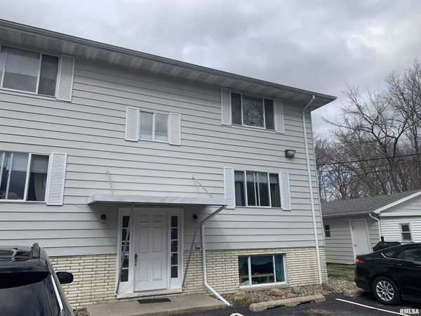 928 S STEWART Street, Unit 8, Creve Coeur, IL 61610