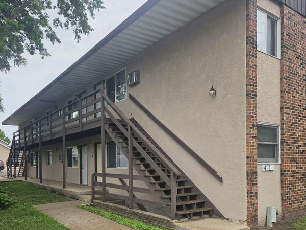 421 10th St N, La Crosse, WI 54601