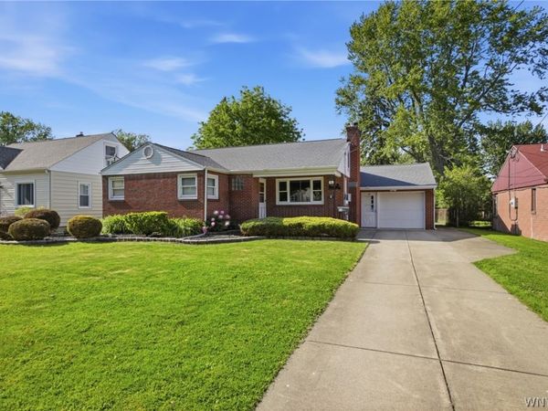 44 Grant Street , Lancaster, NY 14086