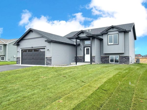 807 Prateria Avenue, Avon, MN 56310