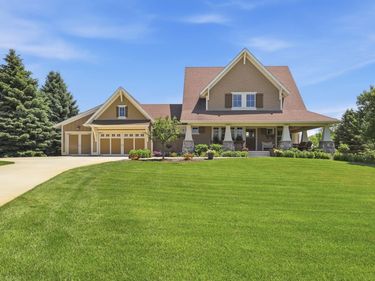 19475 Oak Grove Avenue, Prior Lake, MN 55372