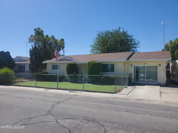 104 W 3rd Street, Hawthorne, NV 89415